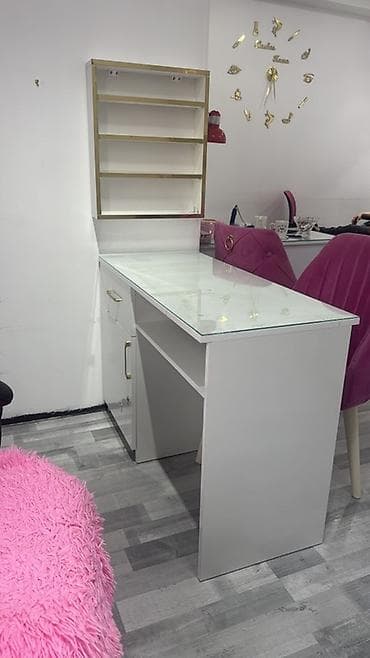 Düz masa, Siyirməli, Polkalı, Şüşə