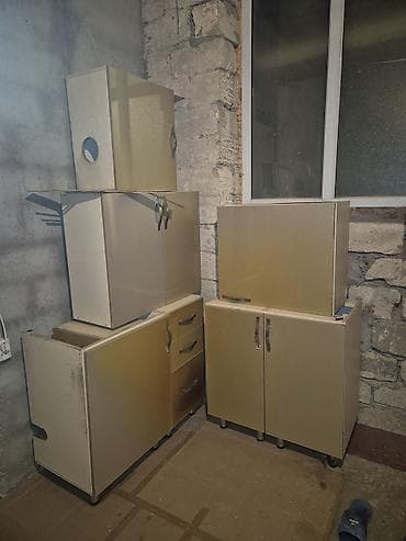 dolap ofis: Mətbəx mebel dəsti. olcusu 2.50. yaxwi veziyyetdedi. qiymetde — 1
