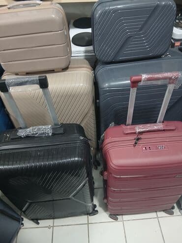 Maskalar, eynəklər: Sərt korpuslu səyahət çamadanları və kosmetik çantalar dəsti - — 2