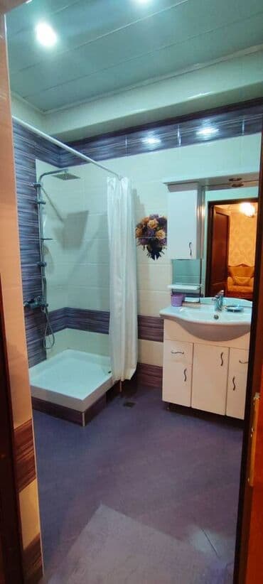 1 otaqlı kohnə tikili: 2 otaqlı, Yeni tikili, 63 kv. m — 10