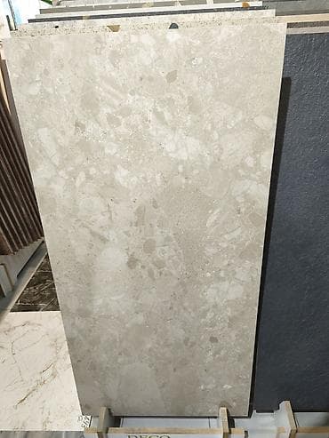 kafel satisi: Böyük ölçülü keramika kafel – bej/boz tonlarda terrazzo effektli — 1