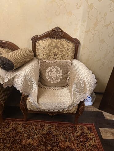 Спальные гарнитуры: Диван, Б/у, Нераскладной, Без подьемного механизма, Нет доставки — 1