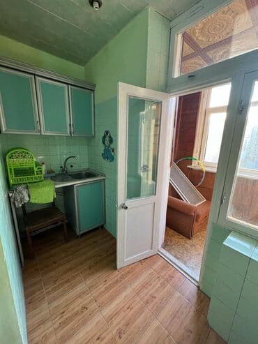 karl marks dairesi: Bakı, 2 otaqlı, Köhnə tikili, m. Nizami, 60 kv. m — 10