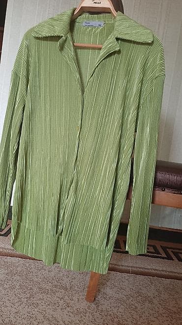 brend geyim: Brend: Flow Model: Uzunqol plisse köynək/bluz Rəng: Zeytun-yaşıl — 1