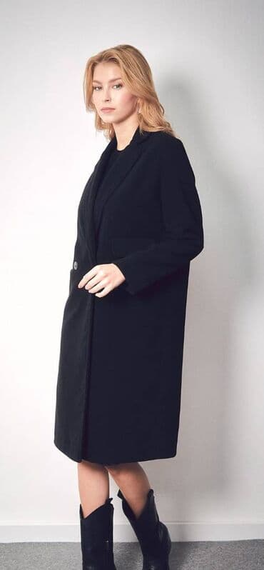 Üst geyimi: Qara rəngli qadın palto - Klassik düz kəsim, dizə qədər uzunluq - V — 2