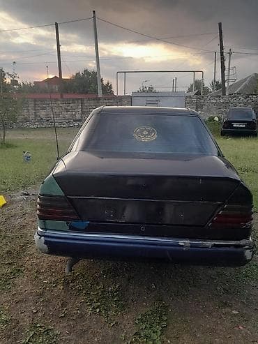 mercedes sprinter 7 1: Mercedes-Benz E-Class: 2.5 l | 1986 il Sedan — 3