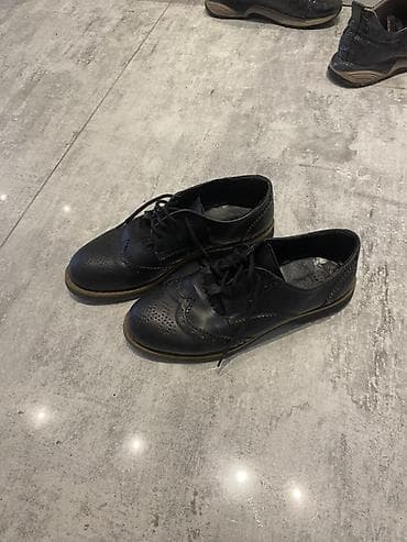 Klassik broq üslubunda kişi ayaqqabısı - Rəng: qara - Material: dəri