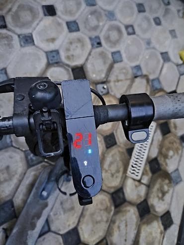 İşlənmiş Elektrik samokat 8", 351 - 500 Vt, 16 - 25 km/s, Ünvandan götürmə — 3