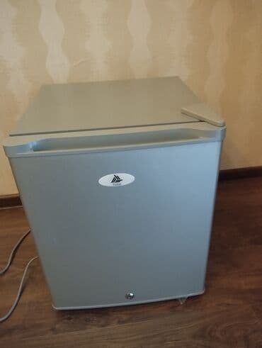 mini soyuduçu: Mini soyuducu – Fischer - Kompakt ölçülər: təqribən 50 sm hündürlük — 10