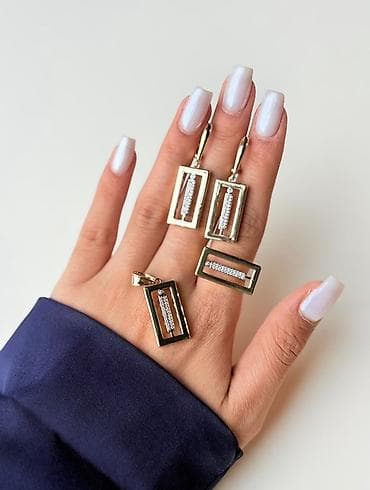 Qol saatları və aksesuarlar: Qızılı rəngdə zinət dəsti – üzüklər, sırğalar və kulon qeyd edim ki — 6