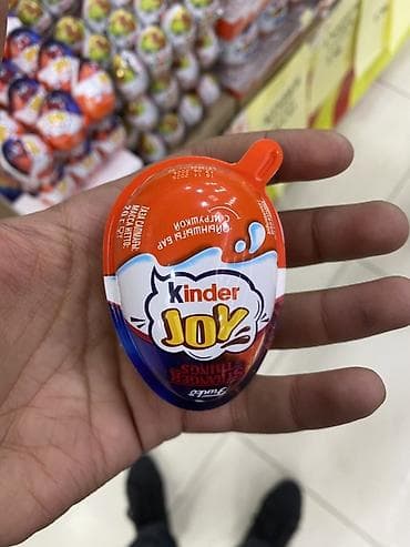 Kinder Joy – ikili ləzzət və sürpriz oyuncaqlı şirniyyat kapsulu. -