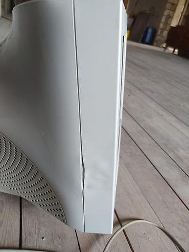 samsung monitör: Samsung SyncMaster 753DFX model monitor satılır. 17 düymlük CRT (old — 4