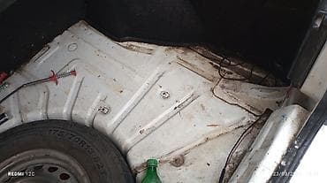 nardaran heyet evleri: Model: Iran Khodro Samand (sedan), ağ rəng Kuzov: 4 qapı, arxa işıqlar — 9