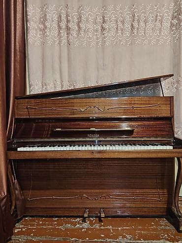 gitara akustik: Rönisch upright pianino - Brend/model: Rönisch akustik upright — 1