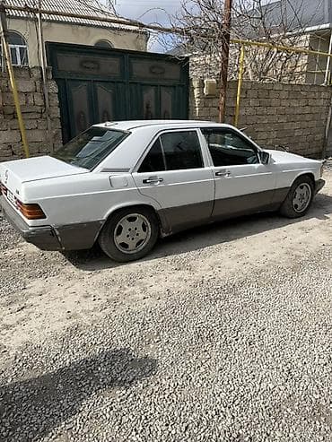 mercedes c: Mercedes-Benz 190 (W201): 2 l | Sedan — 3