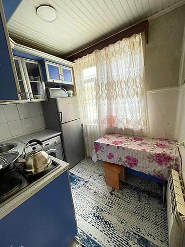 salyanda satilan evler: Gəncə, 3 otaqlı, Köhnə tikili, 70 kv. m — 4