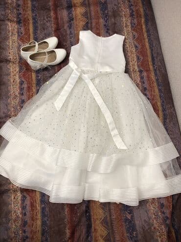 Cinslər və şalvarlar: Ağ rəngli qız uşağı üçün bayram/libas dəsti. - Paltar: qolsuz — 2