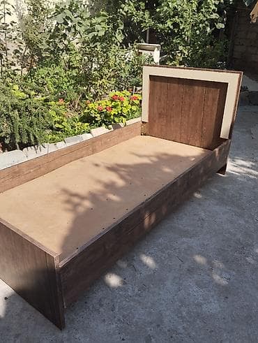 Kravat satılır.Sadəcə matrası yoxdu.Yenisi ayalındığı üçün — 2