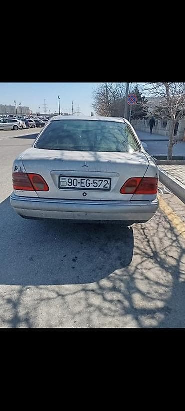 bmw e 36 m: Mercedes-Benz 220: 2.2 l | 1999 il Sedan — 6