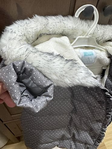 cool geyimler: Uşaq üçün qış palto-kurtka - Rəng: boz, xırda ağ nöqtəli naxış - — 3