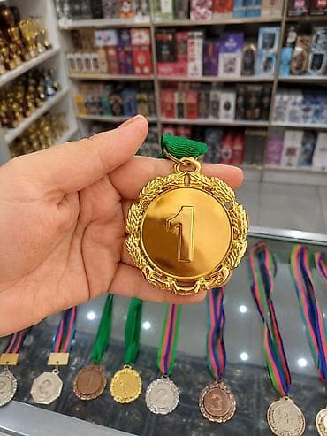 kuboklar: 🏅 MEDAL DƏSTİ SATILIR 🏅 🥇 1-ci yer 🥈 2-ci yer 🥉 3-cü yer medalları — 2
