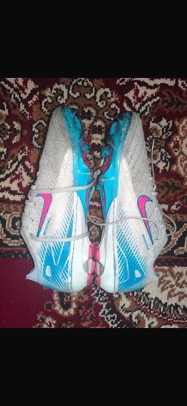 nike ayakkabı: Məhsul: Nike Mercurial krampon (futbol butsası) Xüsusiyyətlər: - — 3