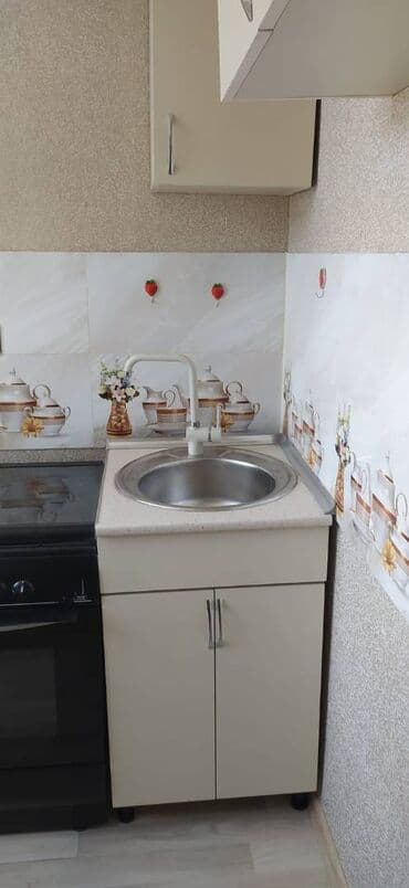 1 otaqlı kohnə tikili: Hövsan qəsəbəsi, Pekarnı tərəf, 4 mərtəbəli köhnə tikili binanın — 6