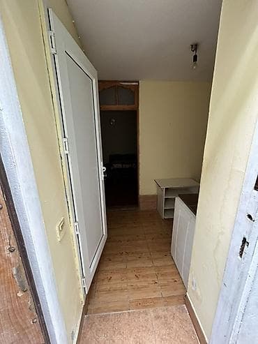 Гаражи: Ev babək prospekti keşlə qesebesinde yerlesir. Dədəmin avtoservisinin — 5