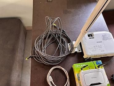 mini proyektor: Epson EB-E350 proyektor + montaj üçün asqı qolu + TP-Link ikiantennalı — 5