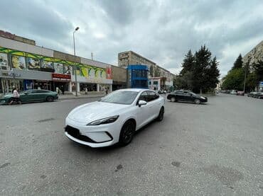 disk qapaq: BYD sedan gundelik icare 40 azn depozit 300 azn - Kuzov: ağ rəngli — 2