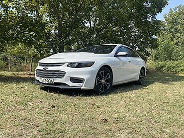 luaz satilir: Chevrolet Malibu sedan – ağ rəng, zərif və dinamik dizayn — 2