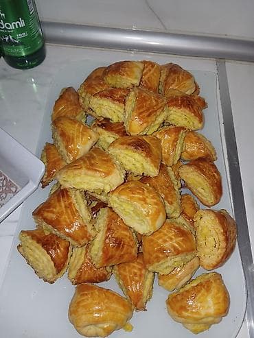 Xidmət: Ev yeməkləri və süfrə bəzəyi hazırlanması - Şirniyyat: Ev