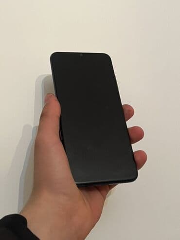 mini telfonlar: Salam. Telefon gorsendiyi kimi ideal veziyyetdedir. 32 GB yaddaşı var — 2