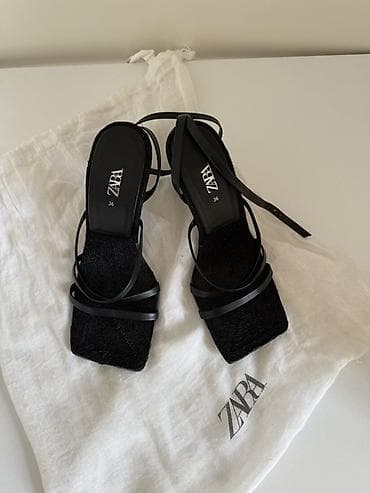 setka ayaqqabılar: ZARA qadın sandal - Model: Nazik qayışlı, açıq burunlu sandal - Rəng — 1