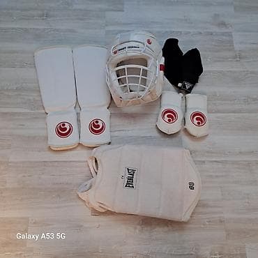 uşaq metallofon: Kyokushinkai uşaq qoruyucu dəsti – 6-10 yaş üçün Dəst tərkibi: - Üz — 2