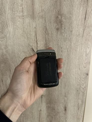 1288 telfon: Blackberry Bold, rəng - Ağ, Düyməli — 2