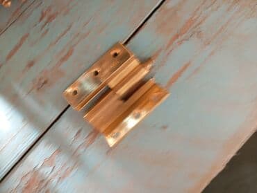 Kabrolar: Latun petleler ve kilid — 2