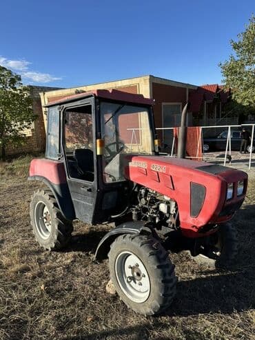 купить профессиональную кофемашину в баку: Belarus 422.1 traktor - 4x4 (ön arxa aparıcı), kabinalı model - — 3