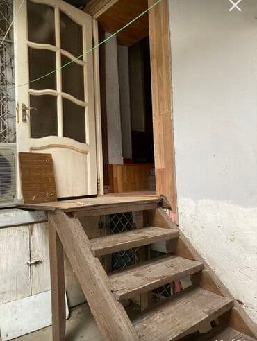 sumqayit 8 ci mikrorayon: Kirayə Ev Verilir. 28 May metrosunun yanı. 1 otaqlı. İşıq, Su, Qaz — 4