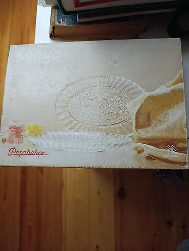 Pasabahçe “Konya” kolleksiyası – şüşə oval qab dəsti.İçində 2 ədəddir