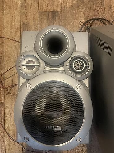 ikinci əl komputer: Samsung mini Hi‑Fi musiqi sistemi Komplekt: - Mərkəzi blok və iki — 3