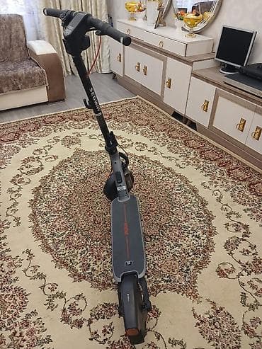 Segway Ninebot elektrik skuter - Brend/model: Segway Ninebot (gövdə — 4