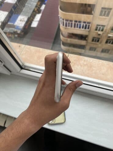 iphone 12 64 gb qiymeti: IPhone 11, 64 GB, Ağ, Simsiz şarj — 4