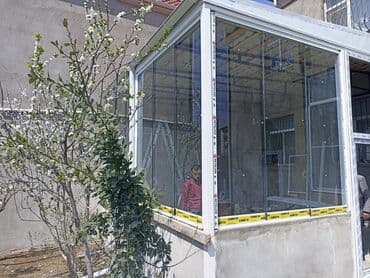 balkon məhəccərləri: Balkonlar və ya eyvanlar üçün nəzərdə tutulmuş, şüşə panellərdən — 3