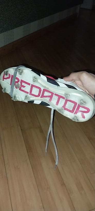 ağ sarucka: Adidas Predator kramponları Razmer 42 çox geyinilmeyib real aliciya — 2