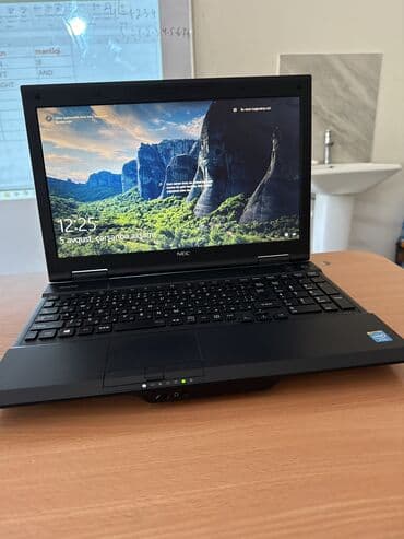 Intel Core i7, 16 GB, 15 "