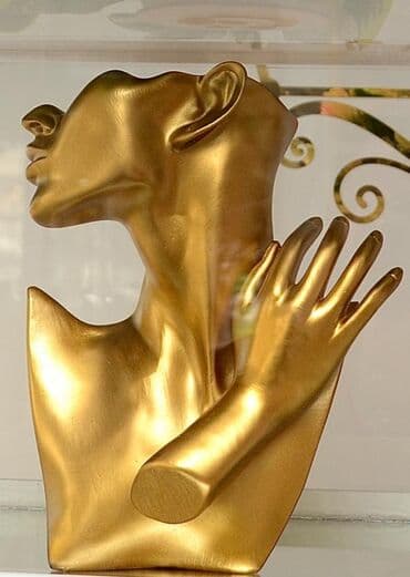 vitrin bijuteri: Maket Toy nişan ucun qizil, aksesuar vitrini. Qizili rəngdədir — 1