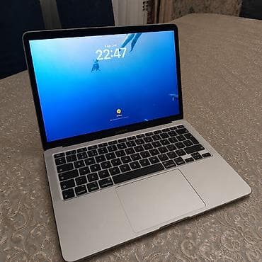 apple macbook: İşlənmiş Apple MacBook, 13.3 ", Apple M1, 256 GB, Ünvandan götürmə — 2