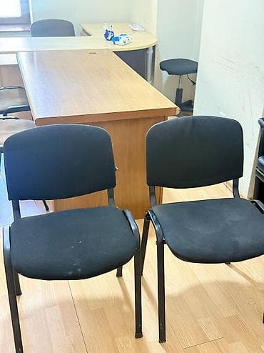 Mebel: 9 stul(oturacaq) satılır. Hamısı birlikdə 90 azn. 2 dənəsi qara 7 — 2