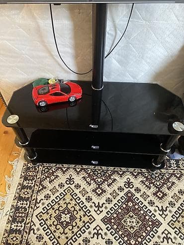 lana masa: Künc Tv altlığı, Polkalı, Şüşəli — 1